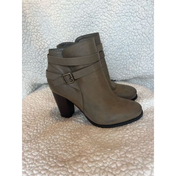 Bamboo Cheek  Booties - Picture 1 of 10